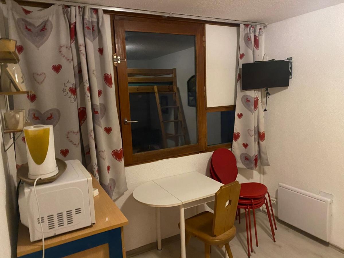 Le Vostok Zodiaque Soyouz Apartment